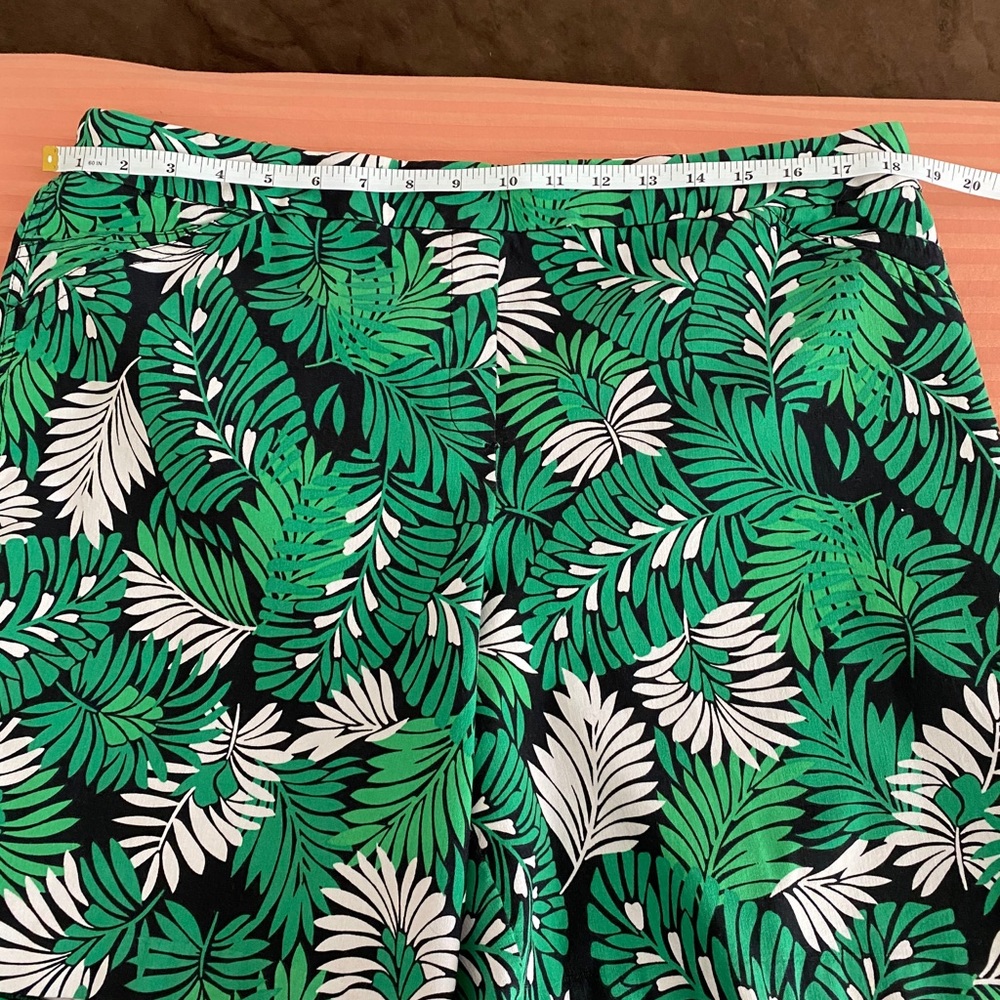 Tropical Shorts - Stretchy! (Dalia) - Picture 2 of 12